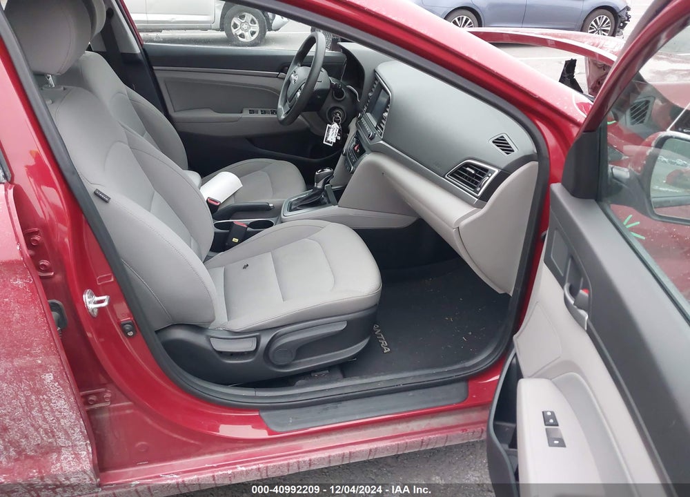 2018 HYUNDAI ELANTRA SEL VIN: KMHD84LF5JU574455