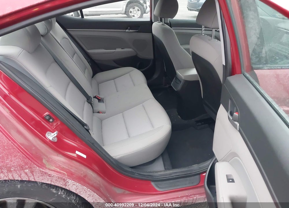 2018 HYUNDAI ELANTRA SEL VIN: KMHD84LF5JU574455