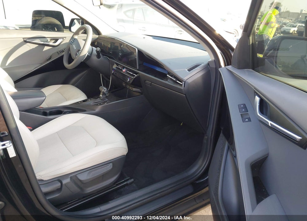 2023 KIA NIRO EX VIN: KNDCR3LE3P5047094