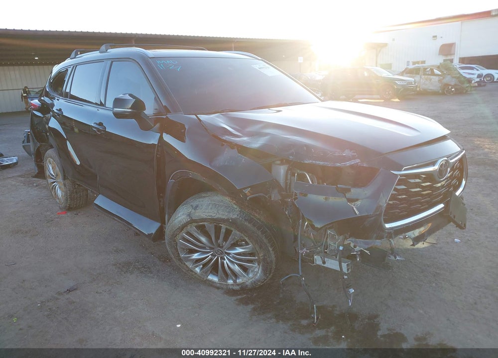 2022 TOYOTA HIGHLANDER PLATINUM VIN: 5TDFZRBH6NS256039