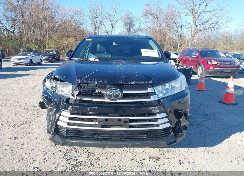 2019 TOYOTA HIGHLANDER XLE VIN: 5TDJZRFH1KS597896