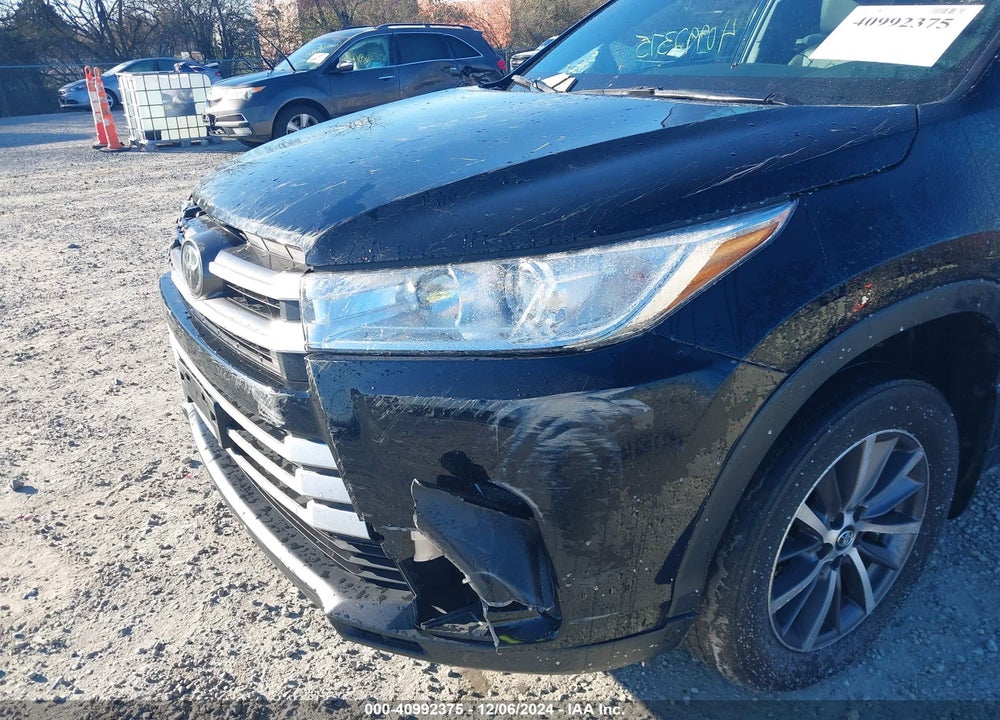2019 TOYOTA HIGHLANDER XLE VIN: 5TDJZRFH1KS597896