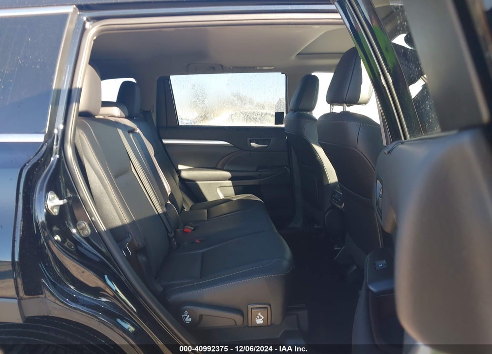 2019 TOYOTA HIGHLANDER XLE VIN: 5TDJZRFH1KS597896