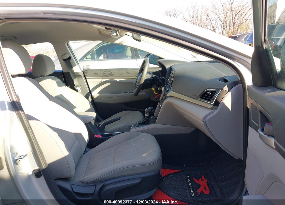 2017 HYUNDAI ELANTRA SE VIN: 5NPD74LF4HH207803