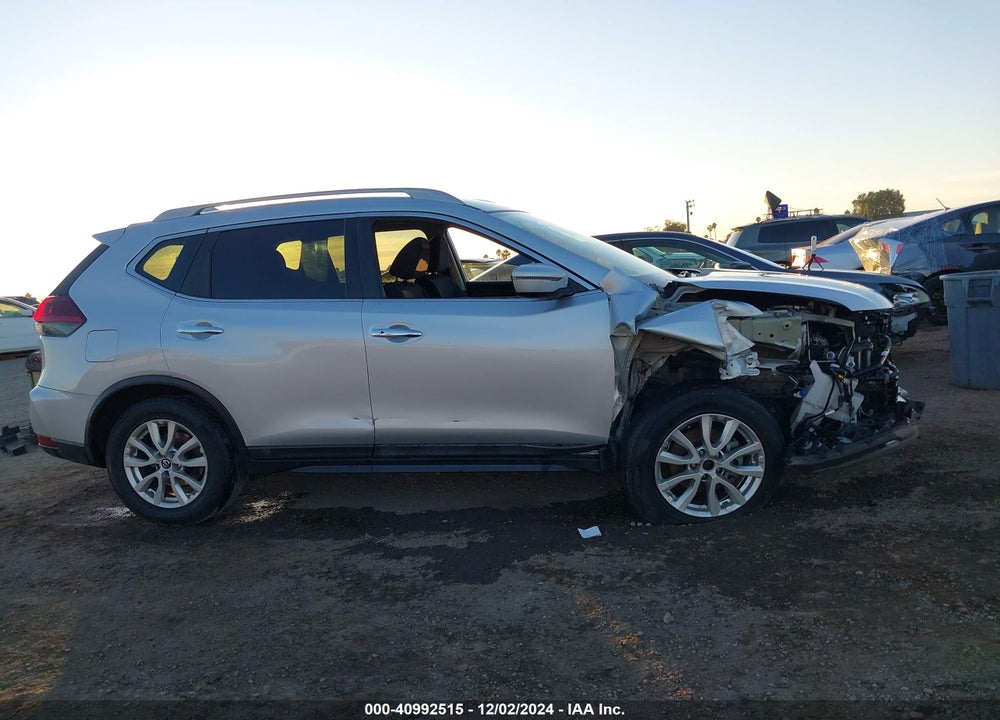 2018 NISSAN ROGUE SV VIN: 5N1AT2MTXJC796019