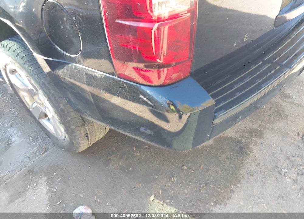 2011 CHEVROLET TAHOE LT VIN: 1GNSCBE0XBR105140