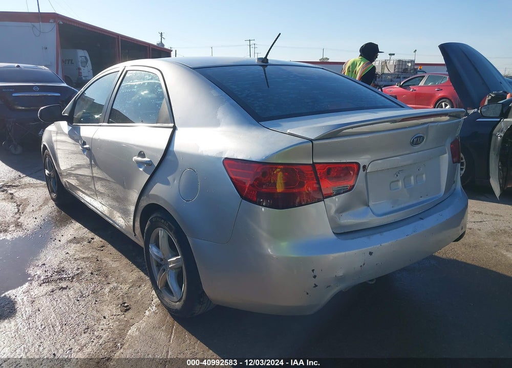 2011 KIA FORTE EX VIN: KNAFU4A22B5465680