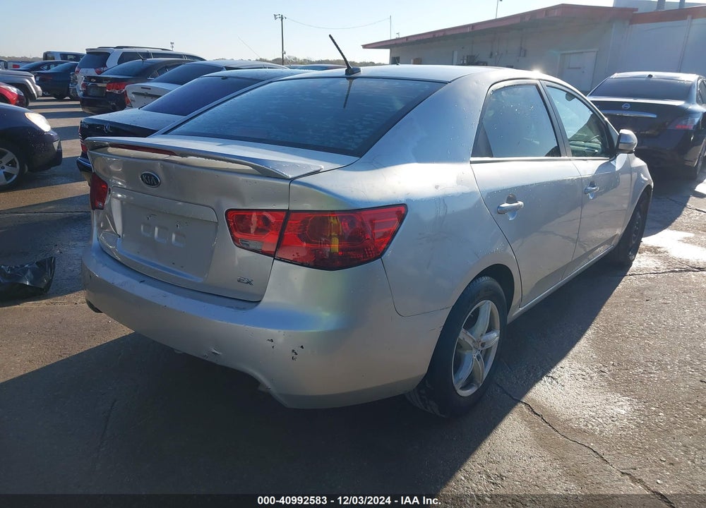 2011 KIA FORTE EX VIN: KNAFU4A22B5465680