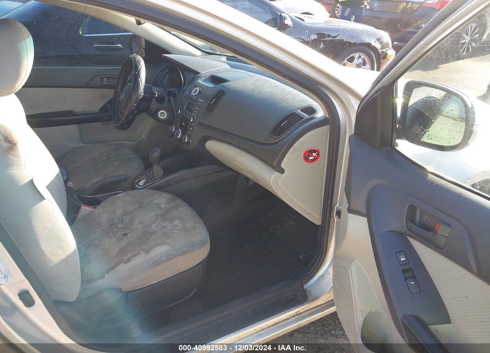2011 KIA FORTE EX VIN: KNAFU4A22B5465680