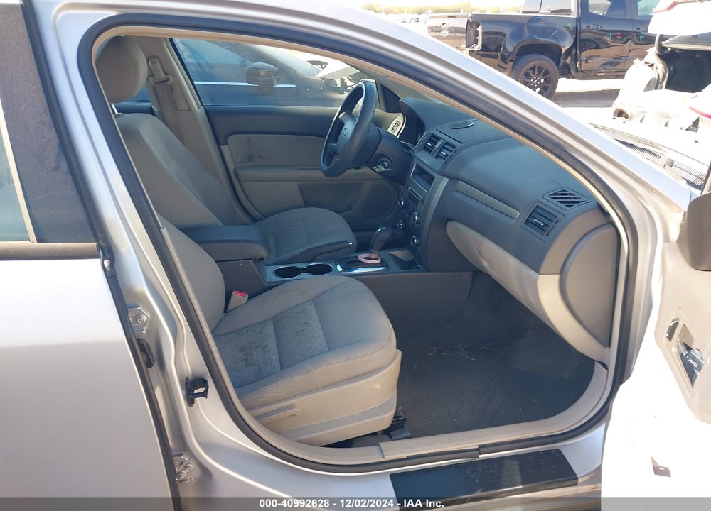 2011 FORD FUSION S VIN: 3FAHP0GA4BR121944