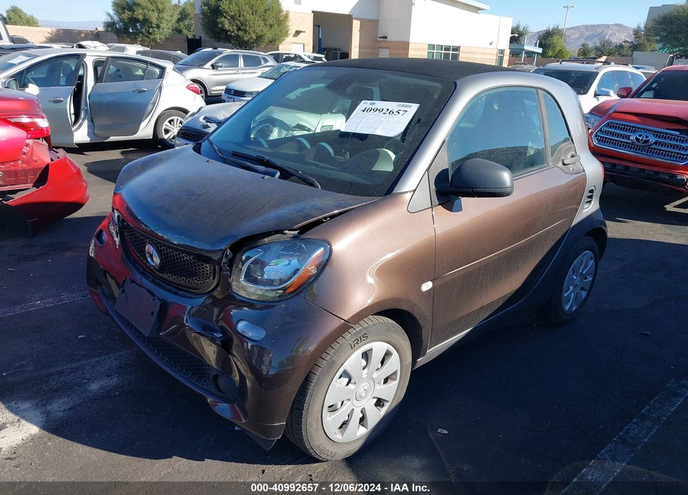 2018 SMART FORTWO ELECTRIC DRIVE PASSION/PRIME/PURE VIN: WMEFJ9BA1JK262215