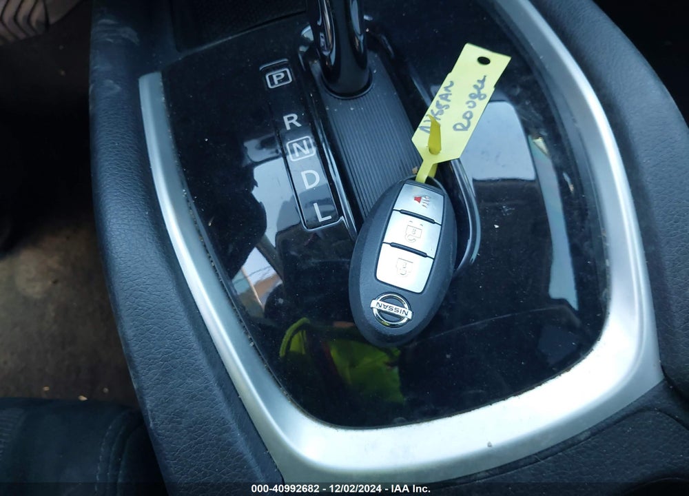 2016 NISSAN ROGUE VIN: 5N1AT2MV4GC893887
