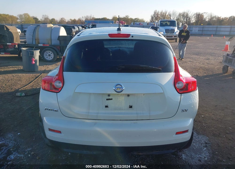 2011 NISSAN JUKE SV VIN: JN8AF5MR2BT010690