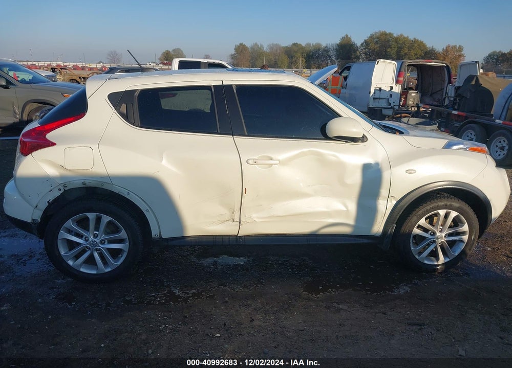 2011 NISSAN JUKE SV VIN: JN8AF5MR2BT010690