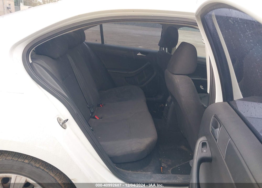 2014 VOLKSWAGEN JETTA 2.0L S VIN: 3VW2K7AJ0EM300643
