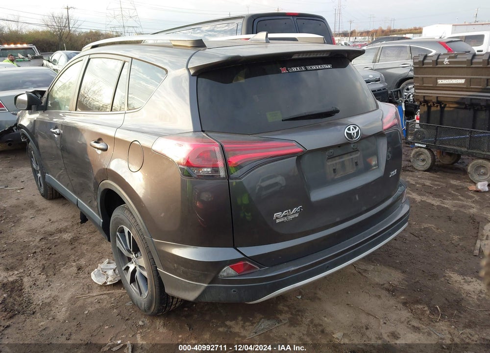 2018 TOYOTA RAV4 ADVENTURE/XLE VIN: JTMWFREV7JJ191350