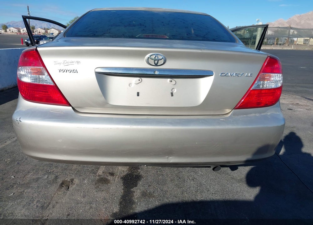 2002 TOYOTA CAMRY LE VIN: 4T1BE32K82U541492