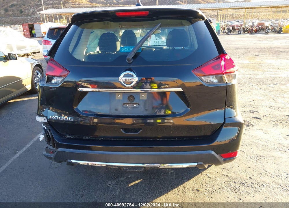 2018 NISSAN ROGUE S VIN: KNMAT2MT6JP582884