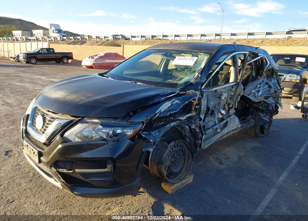 2018 NISSAN ROGUE S VIN: KNMAT2MT6JP582884
