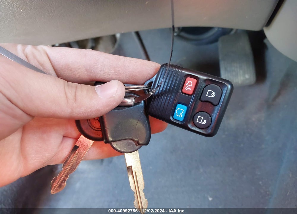 2005 FORD TAURUS SEL VIN: 1FAFP56U05A288171