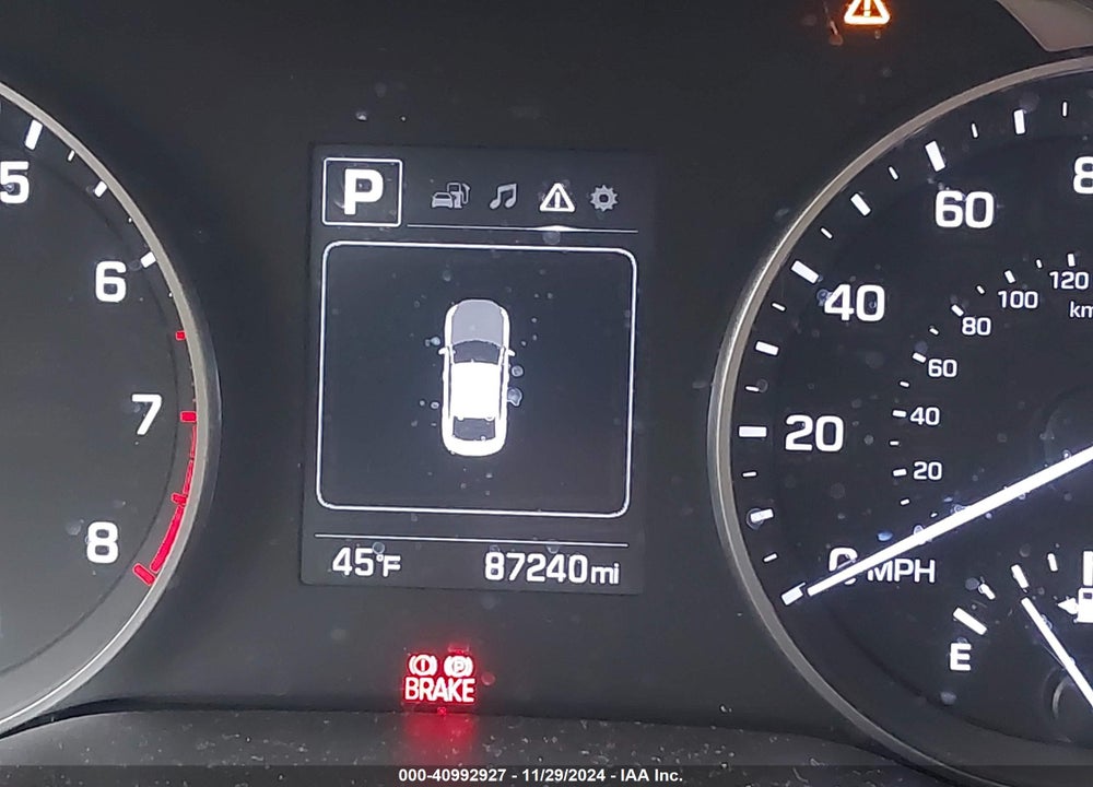 2018 HYUNDAI ELANTRA VIN: 5NPD84LF4JH236849