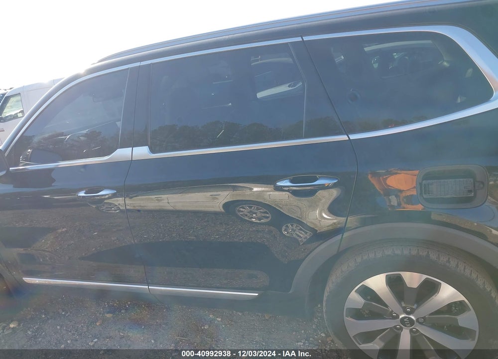 2020 KIA TELLURIDE S VIN: 5XYP64HCXLG031919