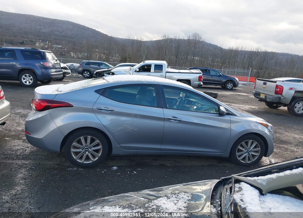 2016 HYUNDAI ELANTRA SE VIN: 5NPDH4AE3GH653365