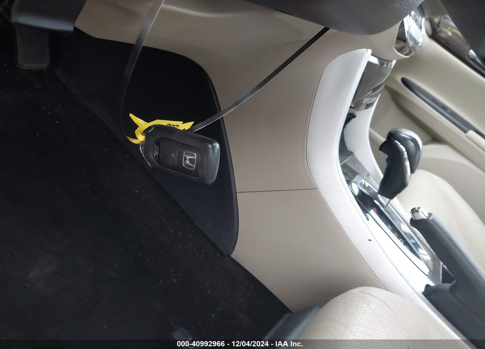 2016 HONDA ACCORD EX-L VIN: 1HGCR2F82GA120819