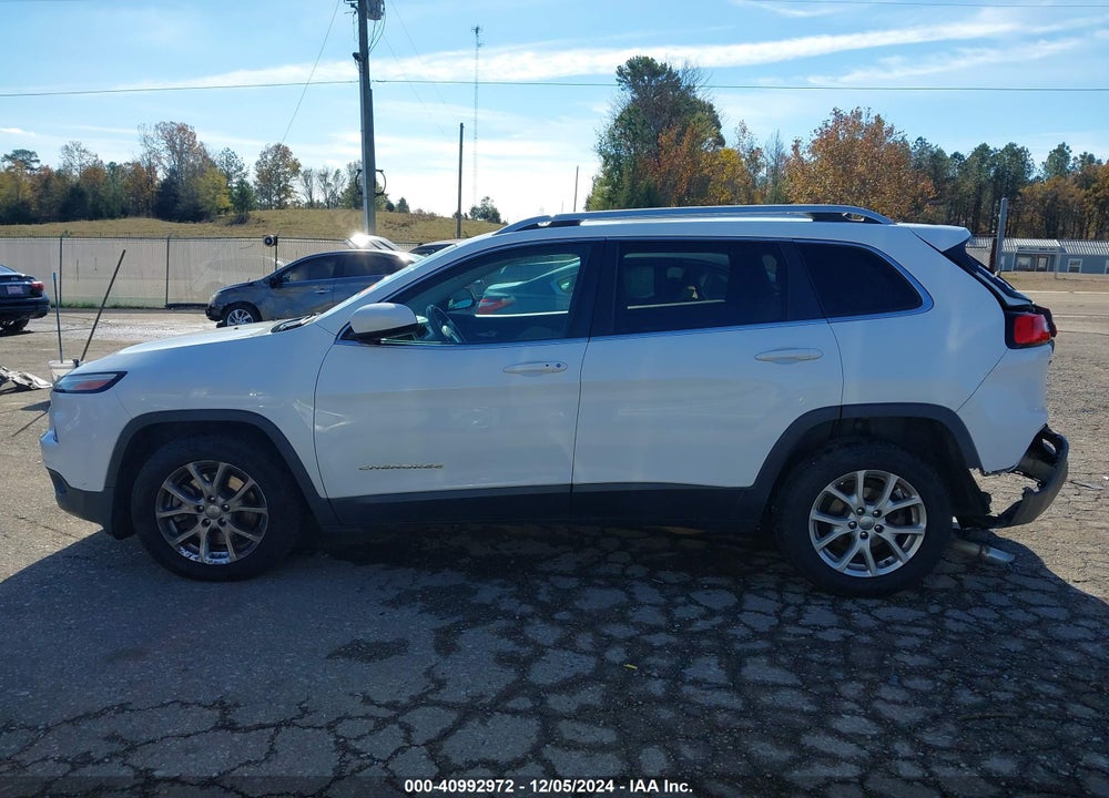 2015 JEEP CHEROKEE LATITUDE VIN: 1C4PJLCB6FW616852