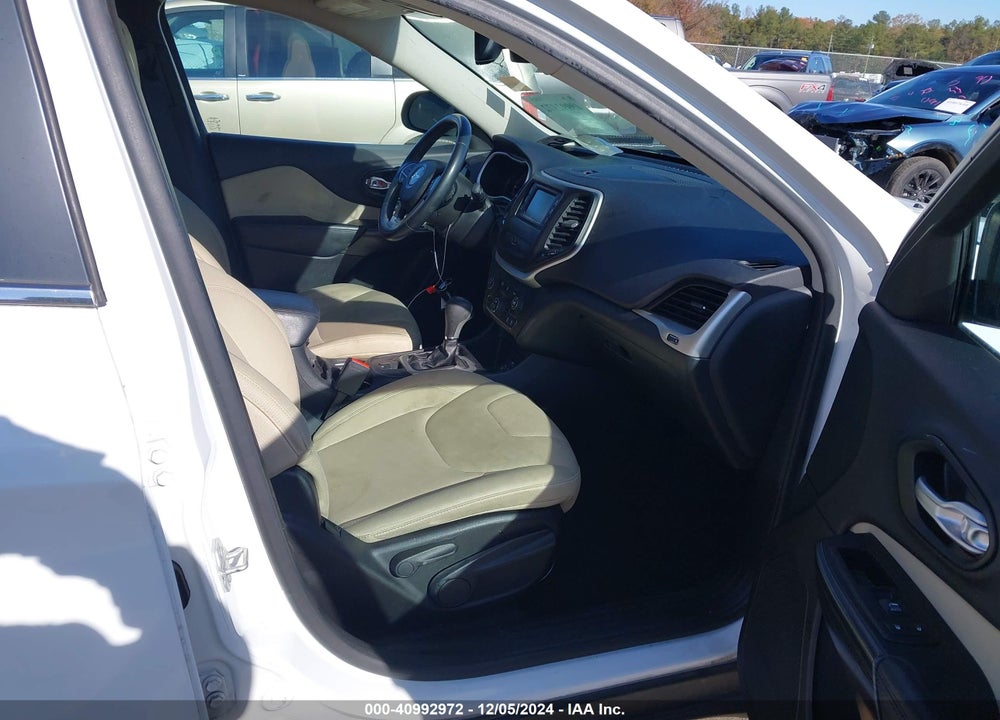 2015 JEEP CHEROKEE LATITUDE VIN: 1C4PJLCB6FW616852