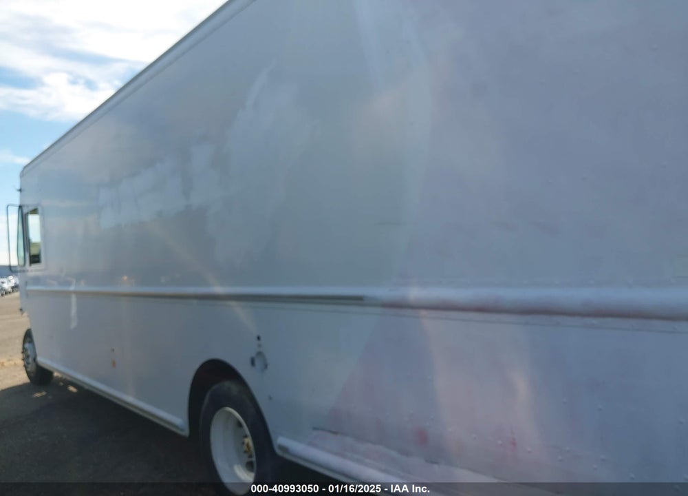 2011 WORKHORSE CUSTOM CHASSIS COMMERCIAL CHASSIS W62 VIN: 5B4MFG2E2B3446434
