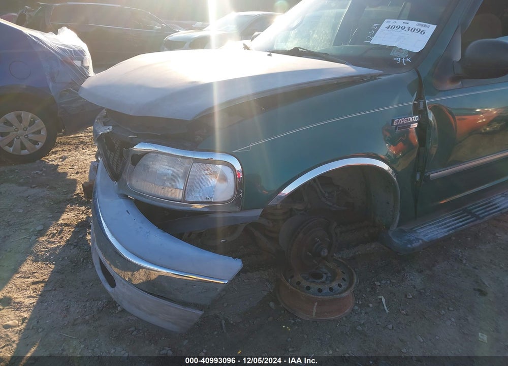 2000 FORD EXPEDITION XLT VIN: 1FMRU1565YLA27506