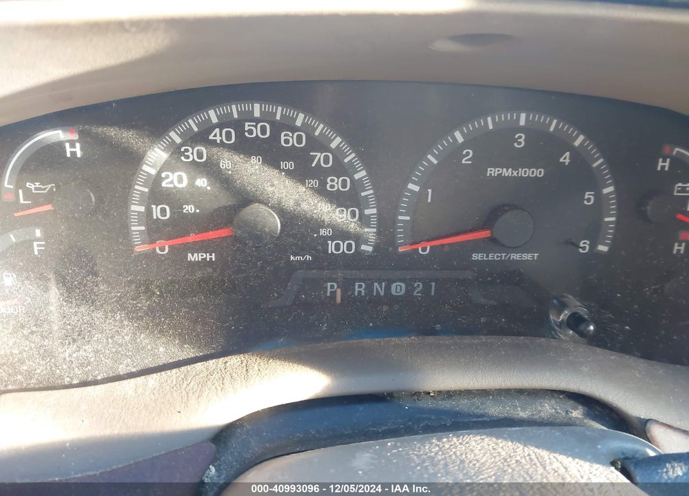 2000 FORD EXPEDITION XLT VIN: 1FMRU1565YLA27506