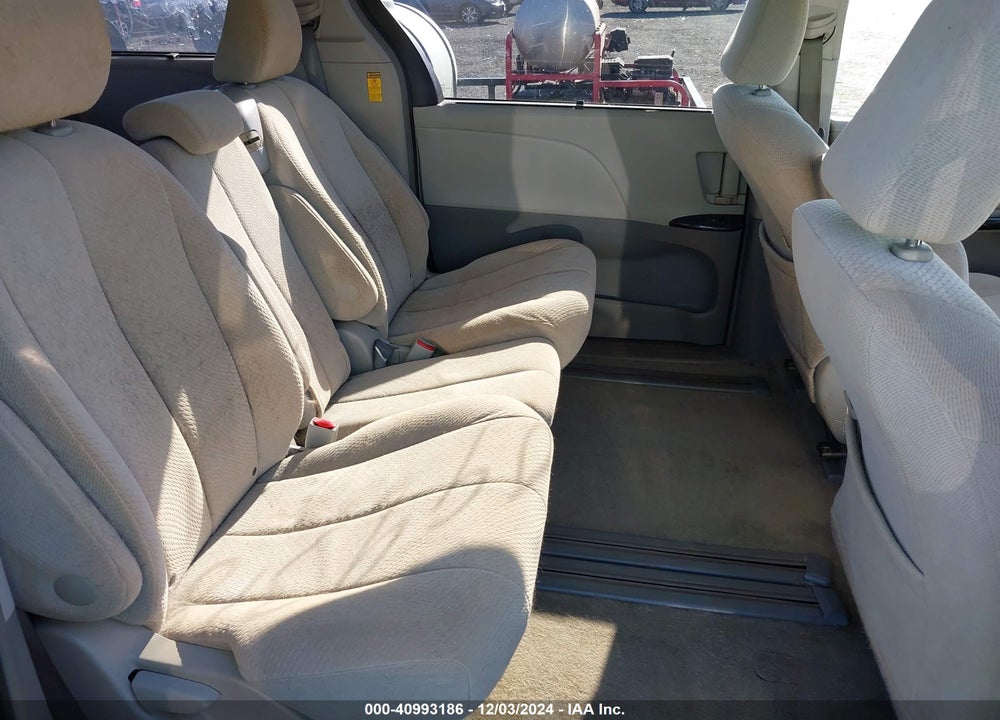 2014 TOYOTA SIENNA LE V6 8 PASSENGER VIN: 5TDKK3DC4ES495431