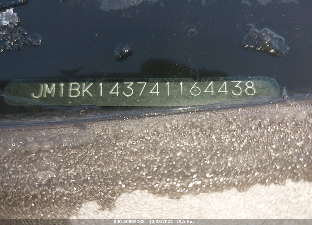 2004 MAZDA 3 S VIN: JM1BK143741164438