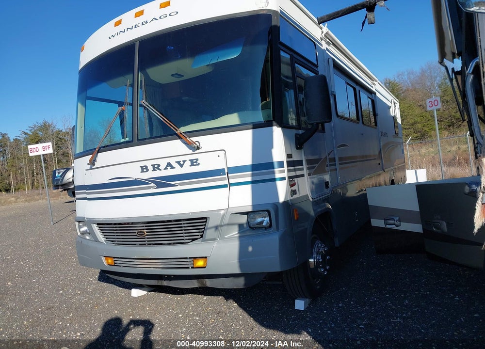 2004 WORKHORSE WINNEBAGO VIN: 5B4MP67G743391502