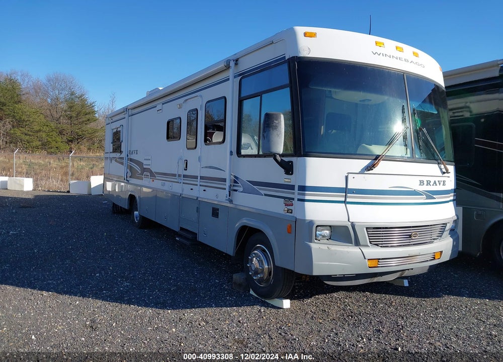 2004 WORKHORSE WINNEBAGO VIN: 5B4MP67G743391502