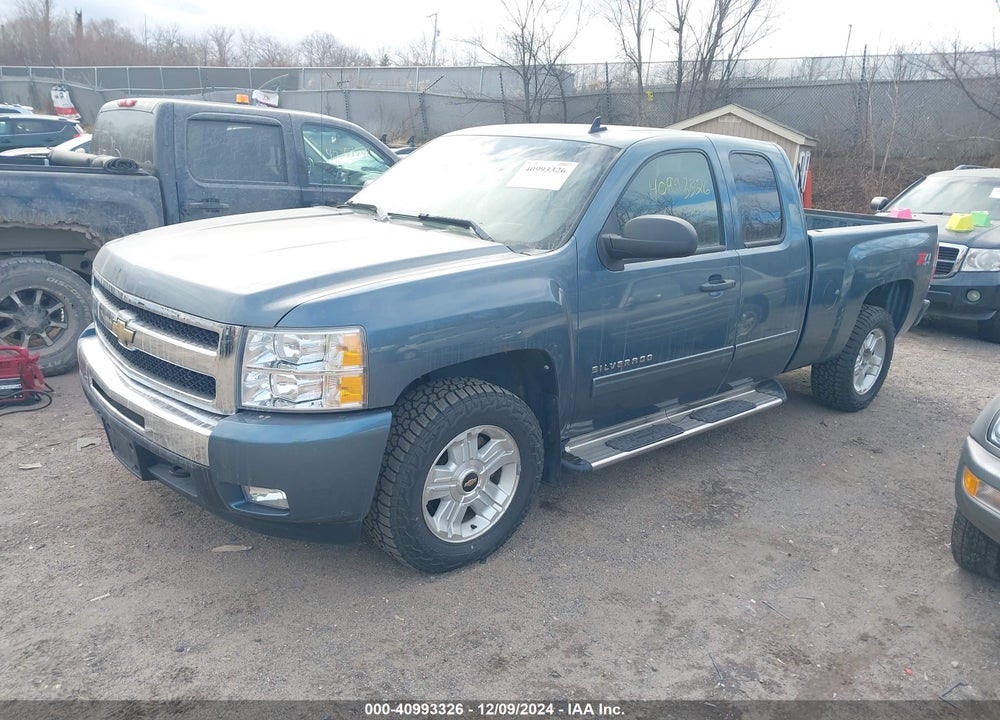 2011 CHEVROLET SILVERADO 1500 LT VIN: 1GCRKSE33BZ263467