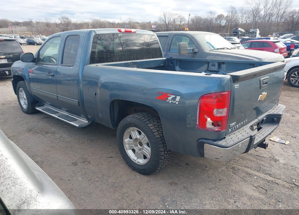 2011 CHEVROLET SILVERADO 1500 LT VIN: 1GCRKSE33BZ263467