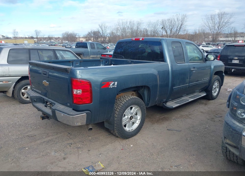 2011 CHEVROLET SILVERADO 1500 LT VIN: 1GCRKSE33BZ263467