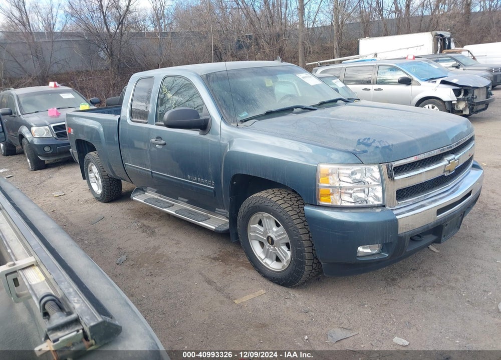 2011 CHEVROLET SILVERADO 1500 LT VIN: 1GCRKSE33BZ263467
