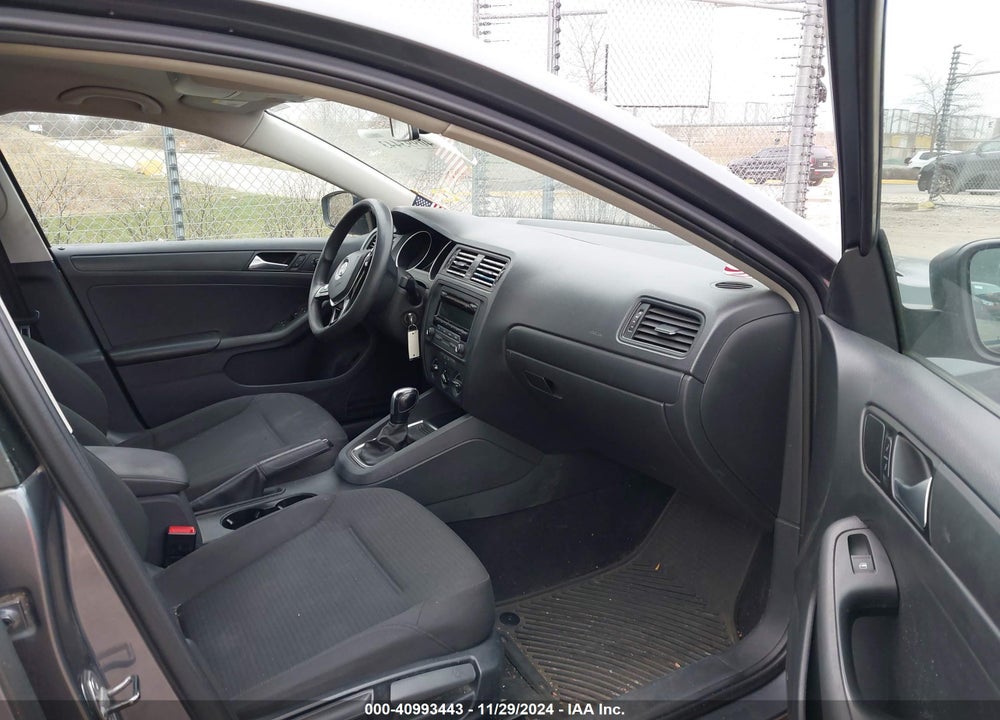2015 VOLKSWAGEN JETTA 2.0L S VIN: 3VW2K7AJ0FM351805