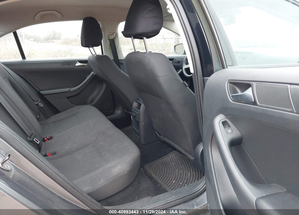 2015 VOLKSWAGEN JETTA 2.0L S VIN: 3VW2K7AJ0FM351805