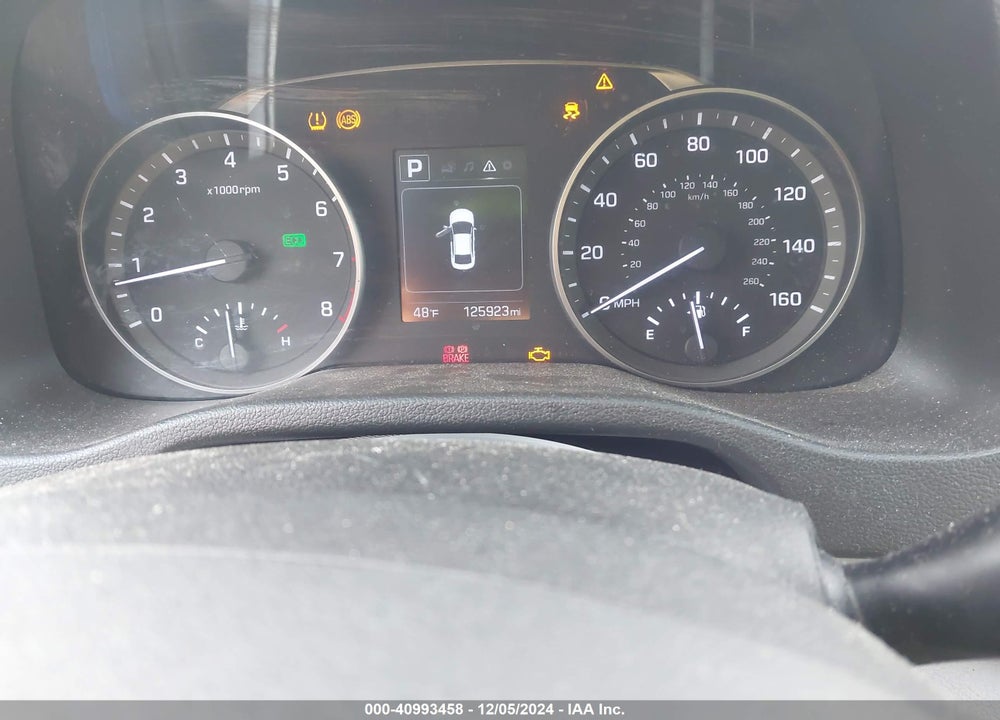 2018 HYUNDAI ELANTRA VIN: 5NPD84LF6JH245570