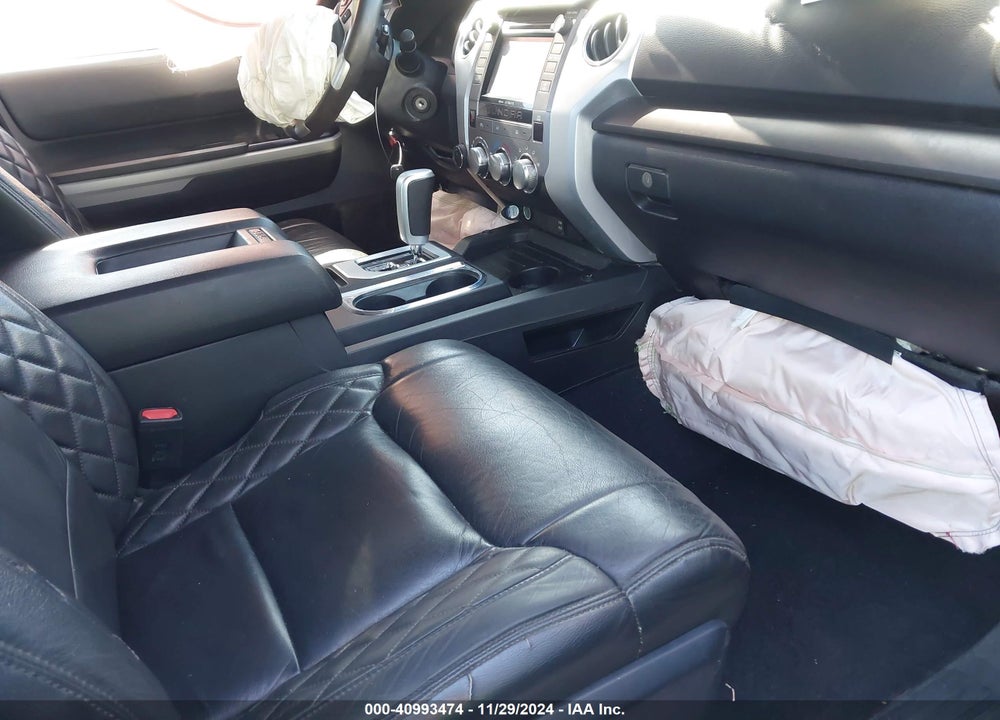 2019 TOYOTA TUNDRA SR5 5.7L V8 VIN: 5TFDW5F10KX817718