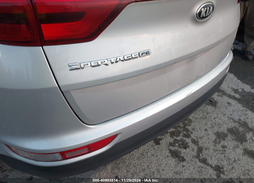2018 KIA SPORTAGE LX VIN: KNDPM3AC8J7444880