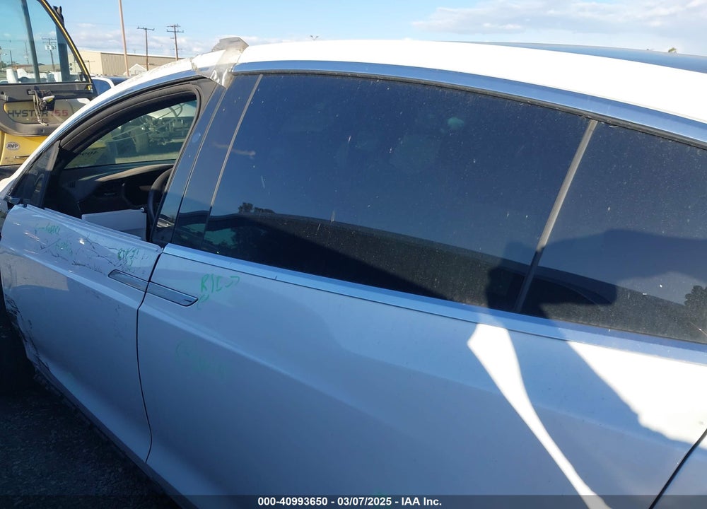 2018 TESLA MODEL X 100D/75D/P100D VIN: 5YJXCAE21JF143418
