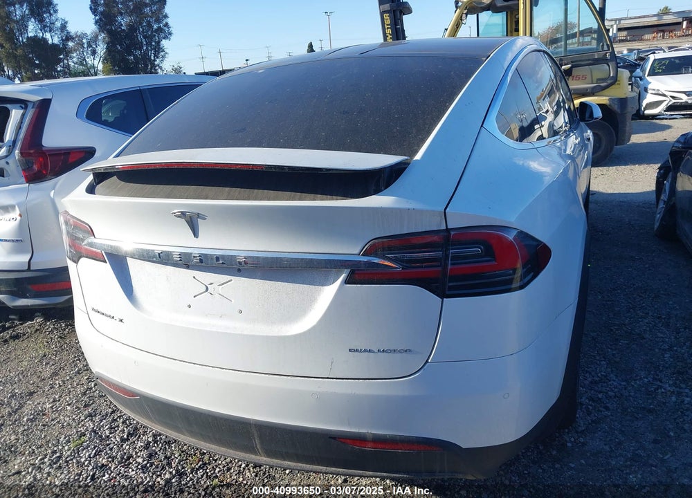 2018 TESLA MODEL X 100D/75D/P100D VIN: 5YJXCAE21JF143418