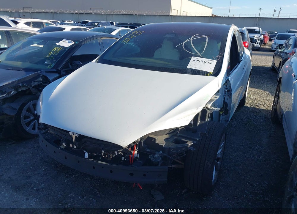 2018 TESLA MODEL X 100D/75D/P100D VIN: 5YJXCAE21JF143418