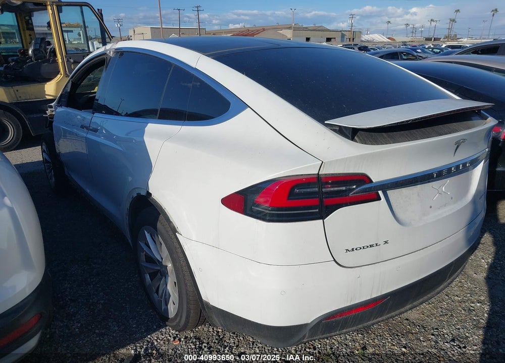 2018 TESLA MODEL X 100D/75D/P100D VIN: 5YJXCAE21JF143418